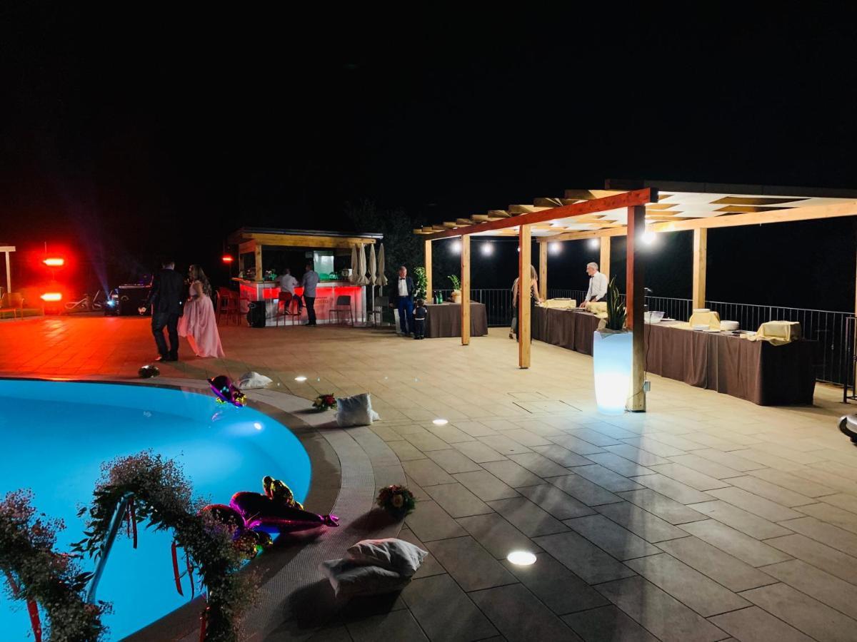 Agriturismo Il Castagneto ปาดูลา ภายนอก รูปภาพ