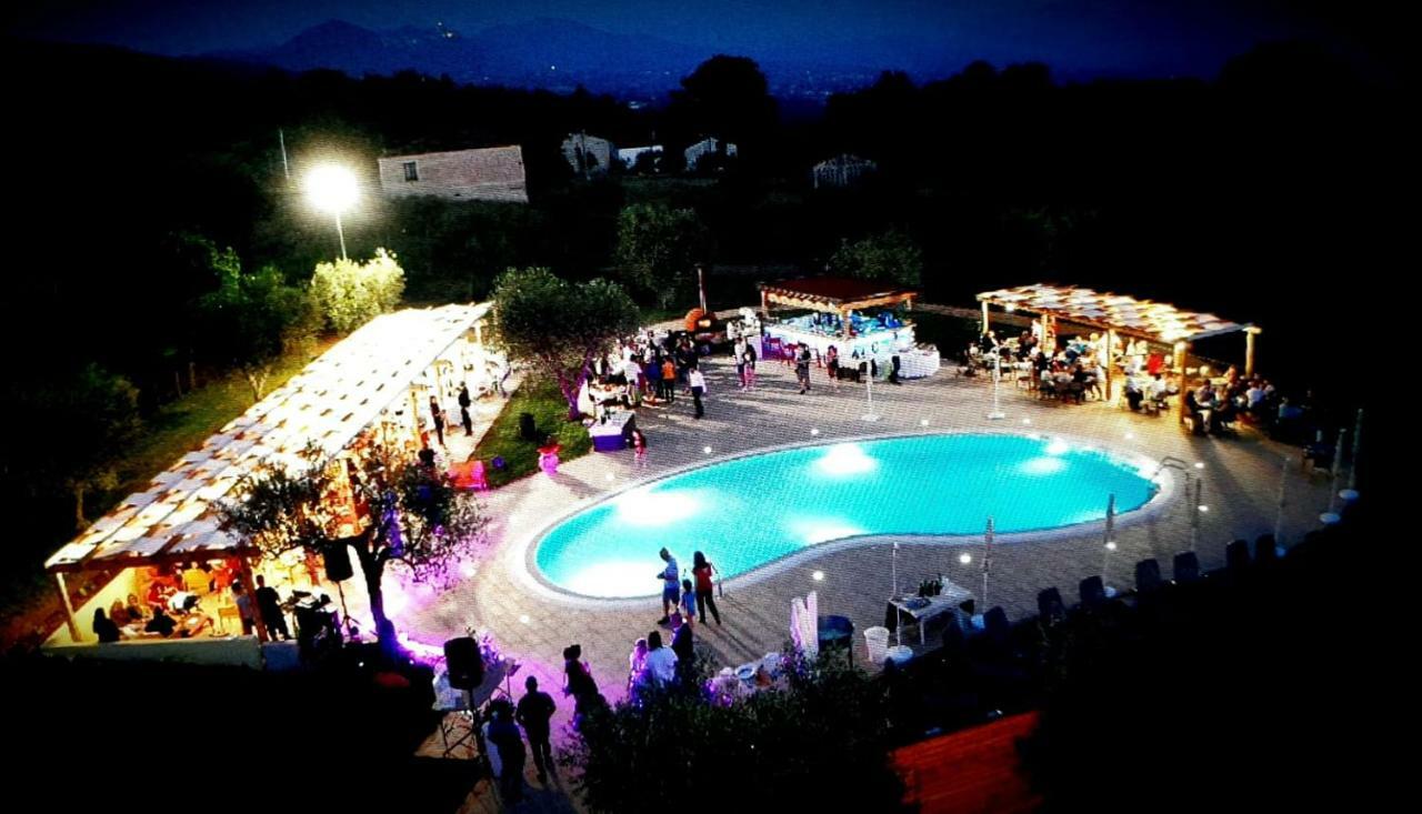 Agriturismo Il Castagneto ปาดูลา ภายนอก รูปภาพ